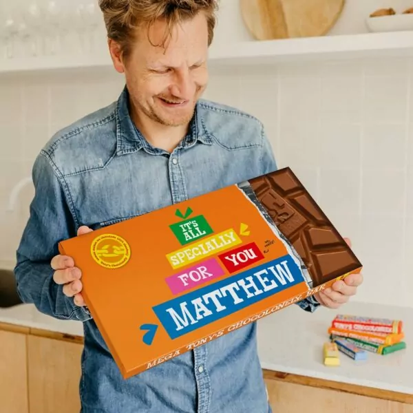 XL Tony's Chocolonely chocolate Gift with Name - Personalised Tony Chocolonely mega bar with various flavours: Milk, Caramel Sea salt, Hazelnut, Nougat and Dark Chocolate (5 tablettes de chocolat)